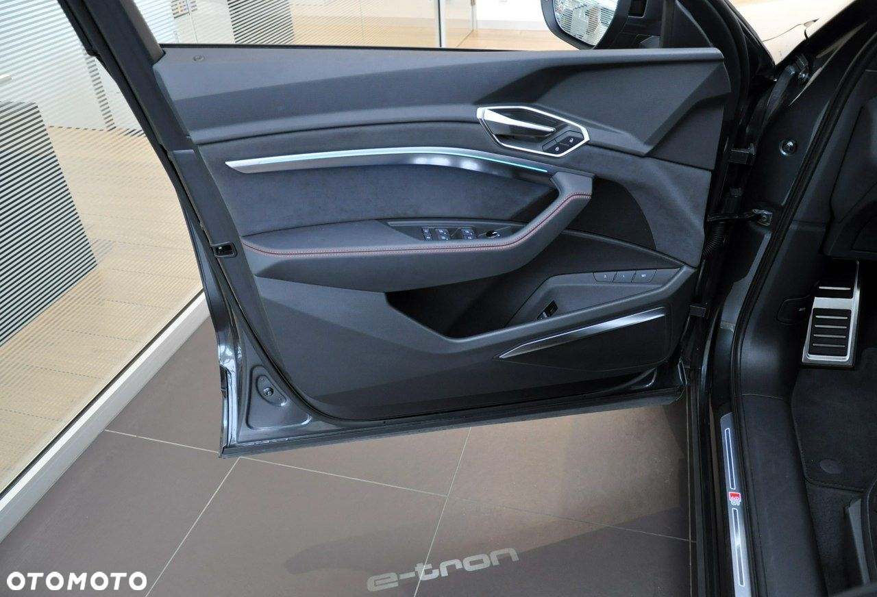 Audi Q8 - 16
