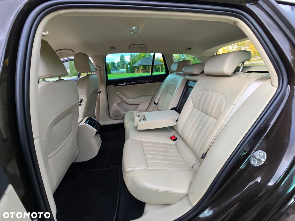 Skoda Superb Combi 2.0 TDI L&K - 13