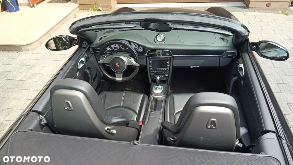 Porsche 911 Carrera 4S PDK - 12