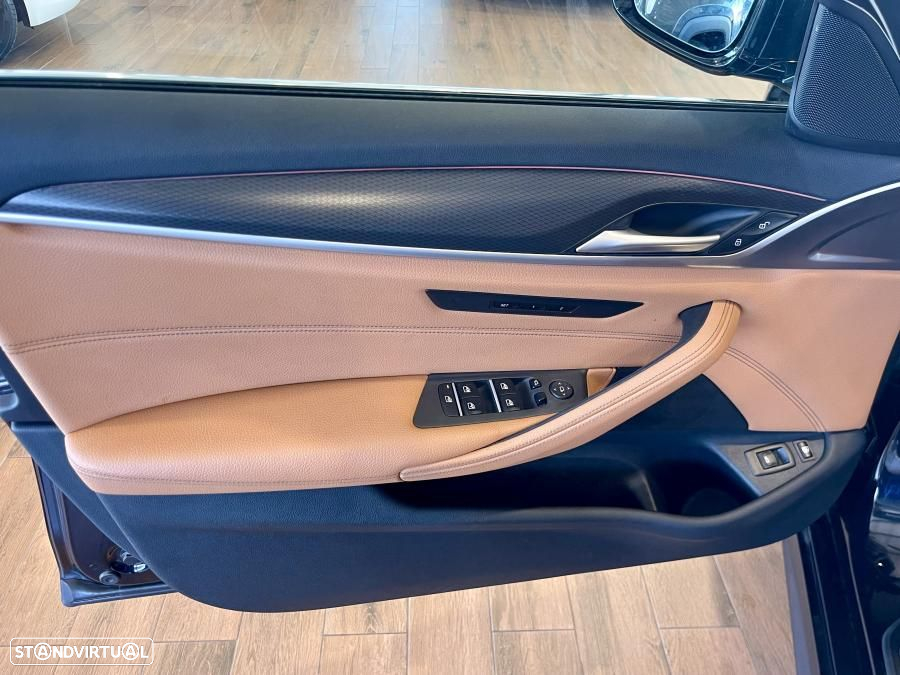BMW 530 e Pack Desportivo M - 43