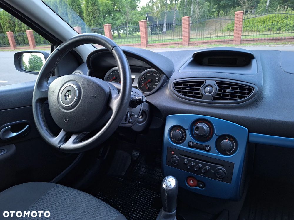 Renault Clio 1.2 16V Alize - 9