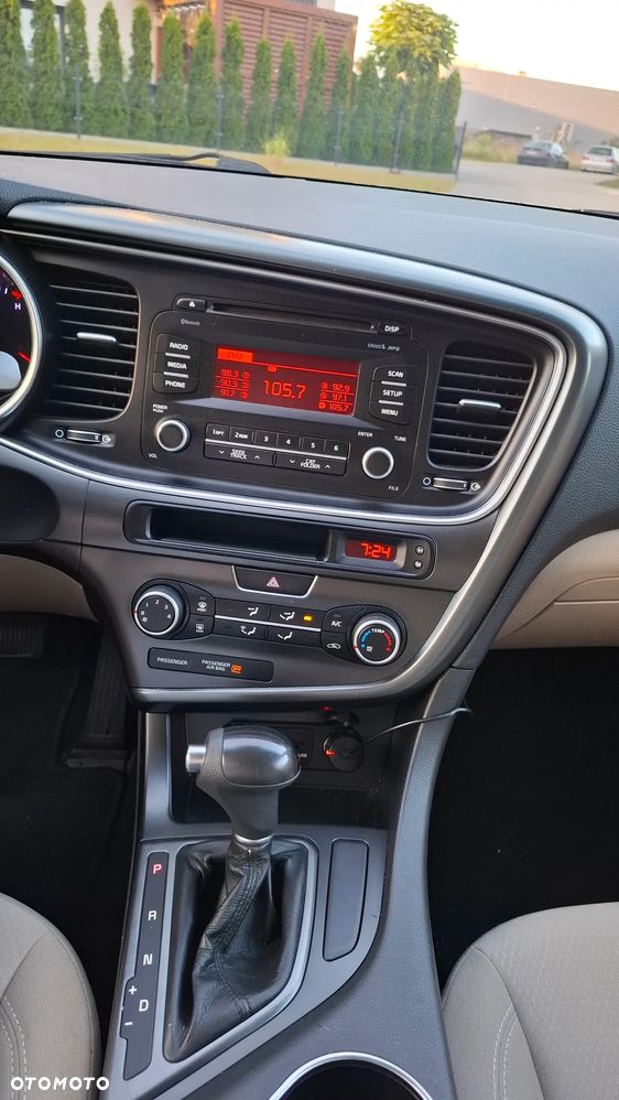 Kia Optima 2.0 L - 5