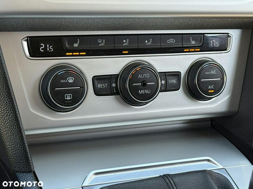 Volkswagen Passat - 8
