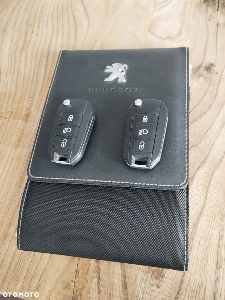 Peugeot 5008 1.2 PureTech Allure S&S - 8