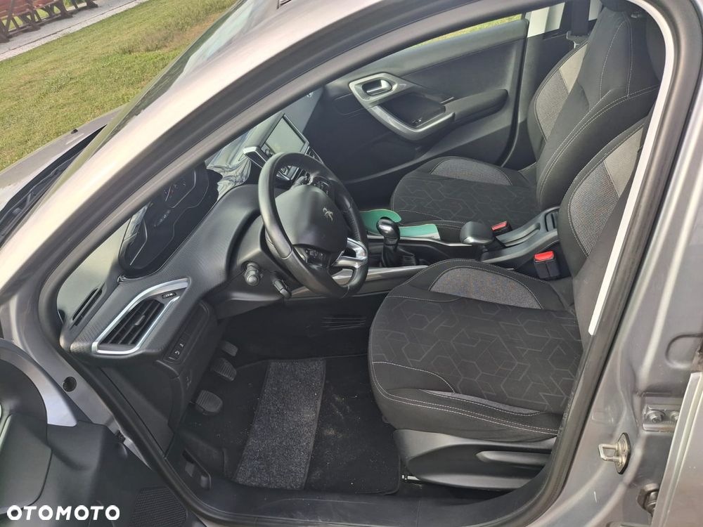Peugeot 2008 PureTech 82 Style - 12
