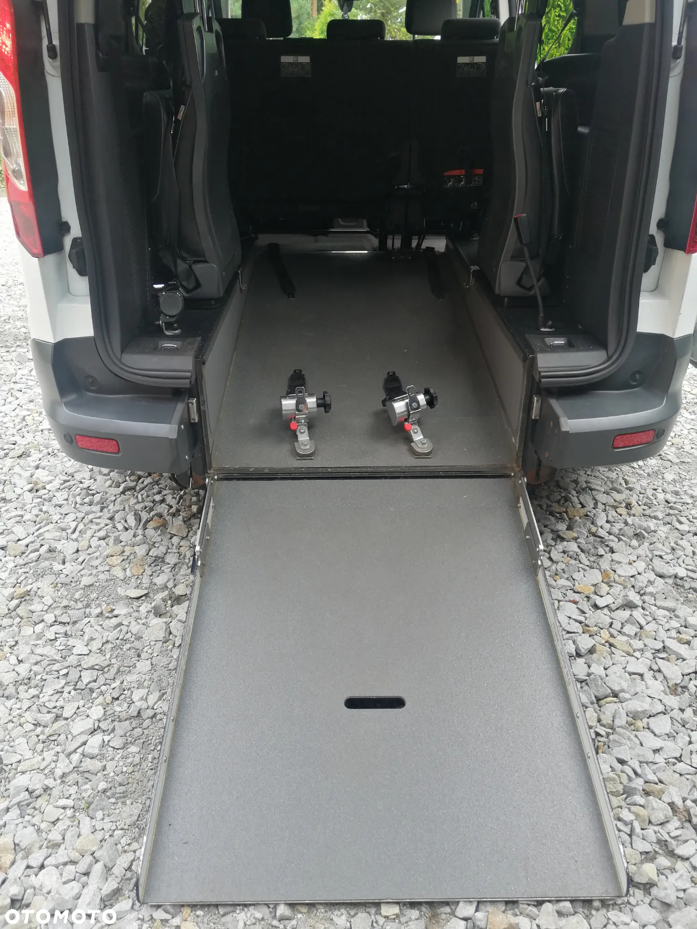 Ford Tourneo Connect - 16