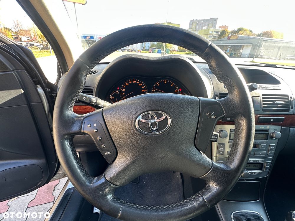 Toyota Avensis 2.2 D-4D Sol - 18