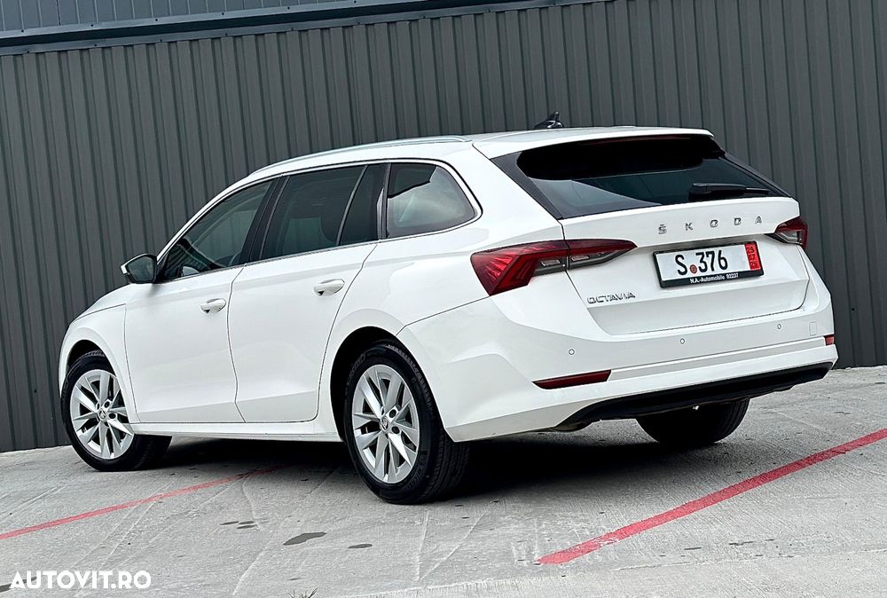 SKODA Octavia 2023 — imagine 4