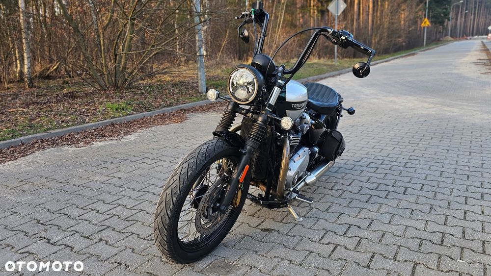 Triumph Bonneville Bobber - 3