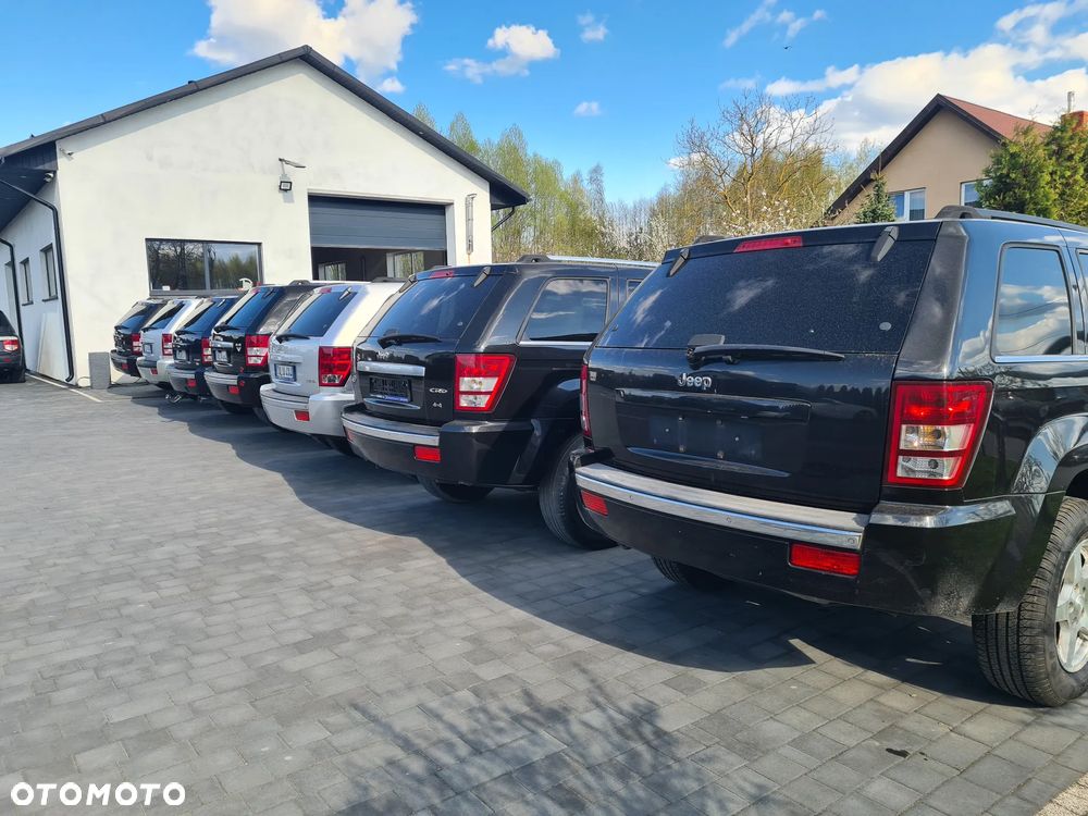 Jeep Grand Cherokee - 25