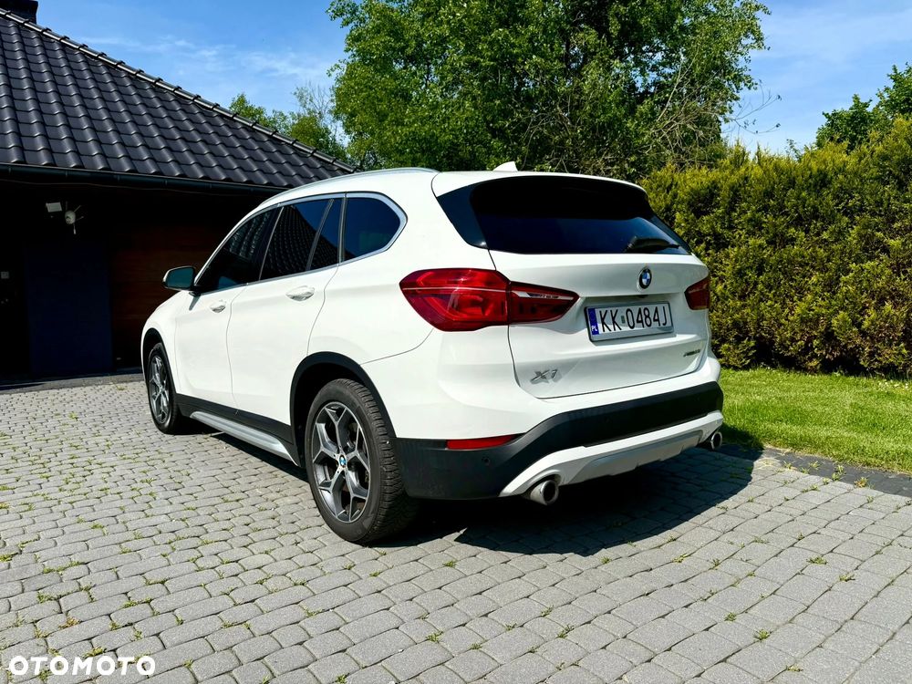 BMW X1 xDrive25i Advantage - 12