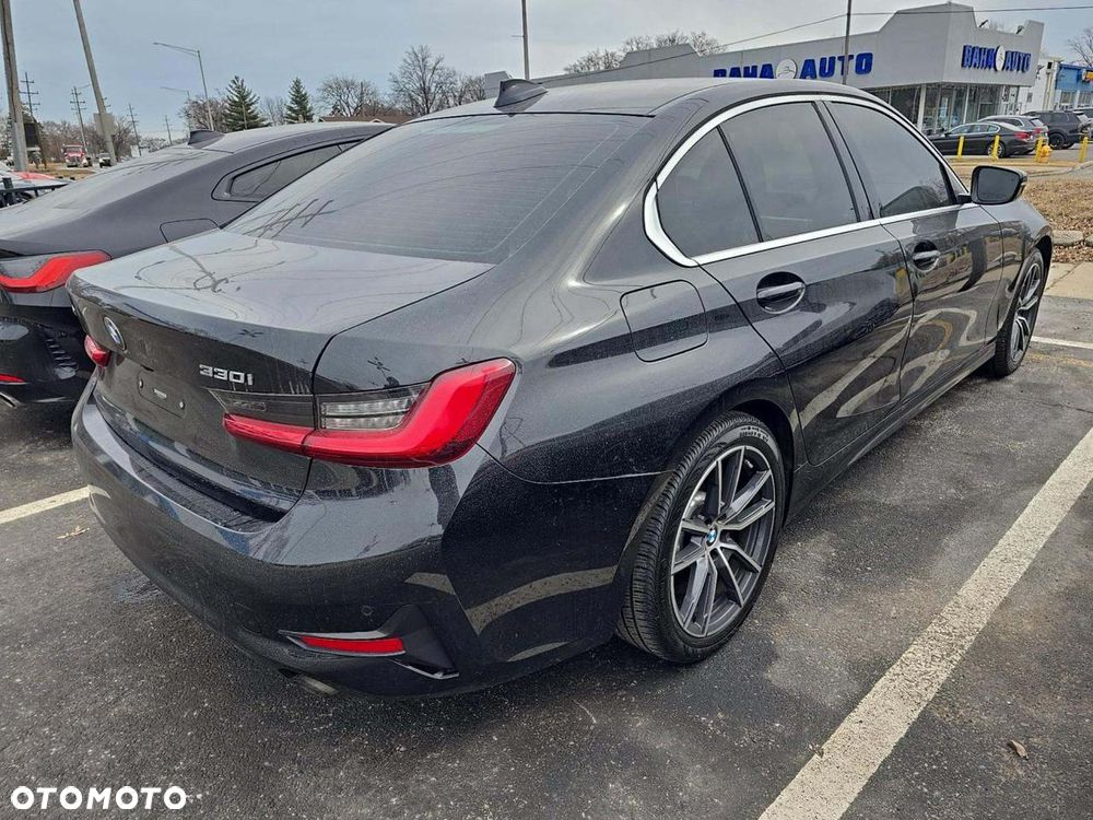 BMW Seria 3 330i xDrive M Sport - 2