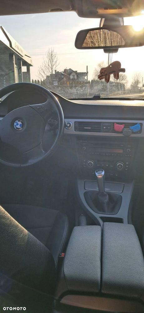 BMW Seria 3 318i - 6
