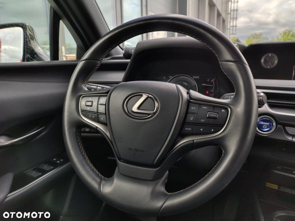 Lexus UX - 16