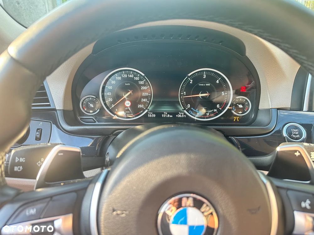BMW Seria 5 520d - 23