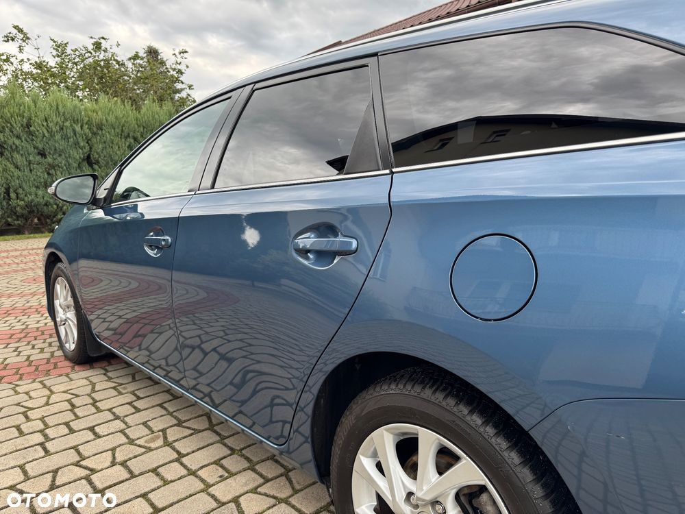 Toyota Auris 1.6 Prestige - 23