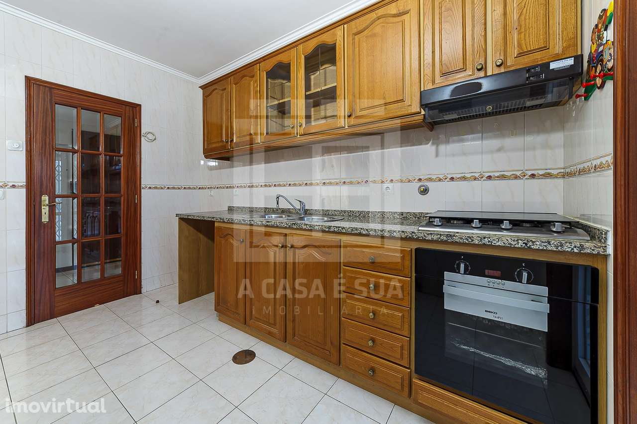 Apartamento T2 c/terraço 64m2+ 2 lug garagem+arrumos ATotal 197m2 - Grande imagem: 5/20