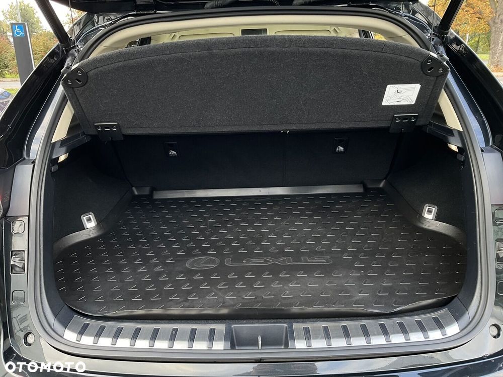 Lexus NX 300 F Impression AWD - 35