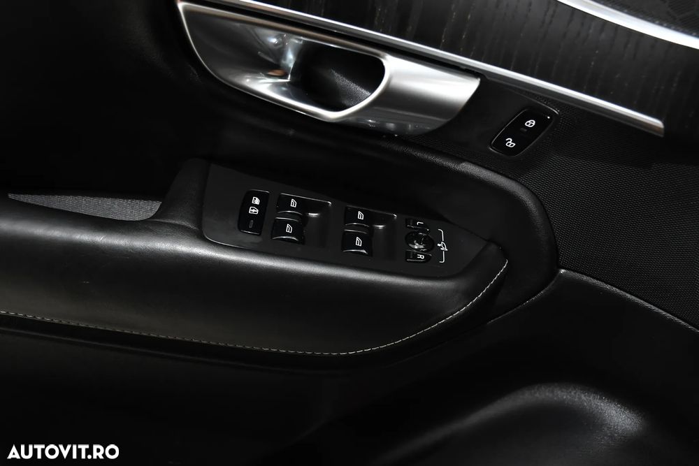 Volvo XC 90 D5 AWD Geartronic Inscription - 32