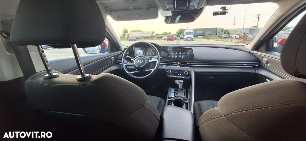 Hyundai Elantra 1.6 l 123 CP CVT Exclusive Navi - 13