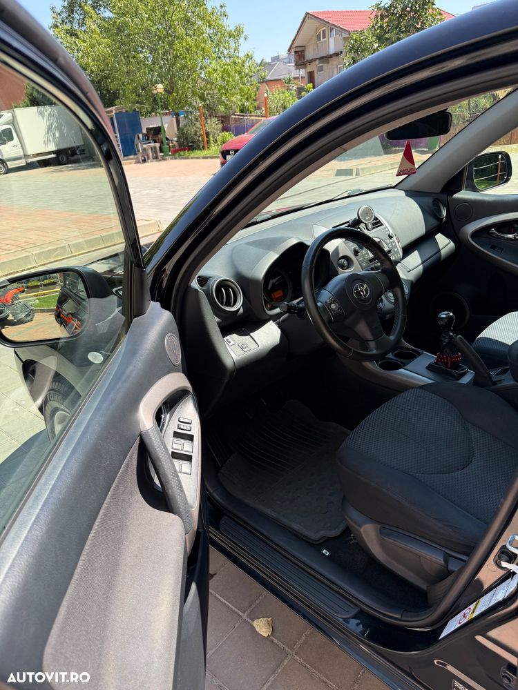 Toyota RAV4 2.2 D-4D Executive - 6
