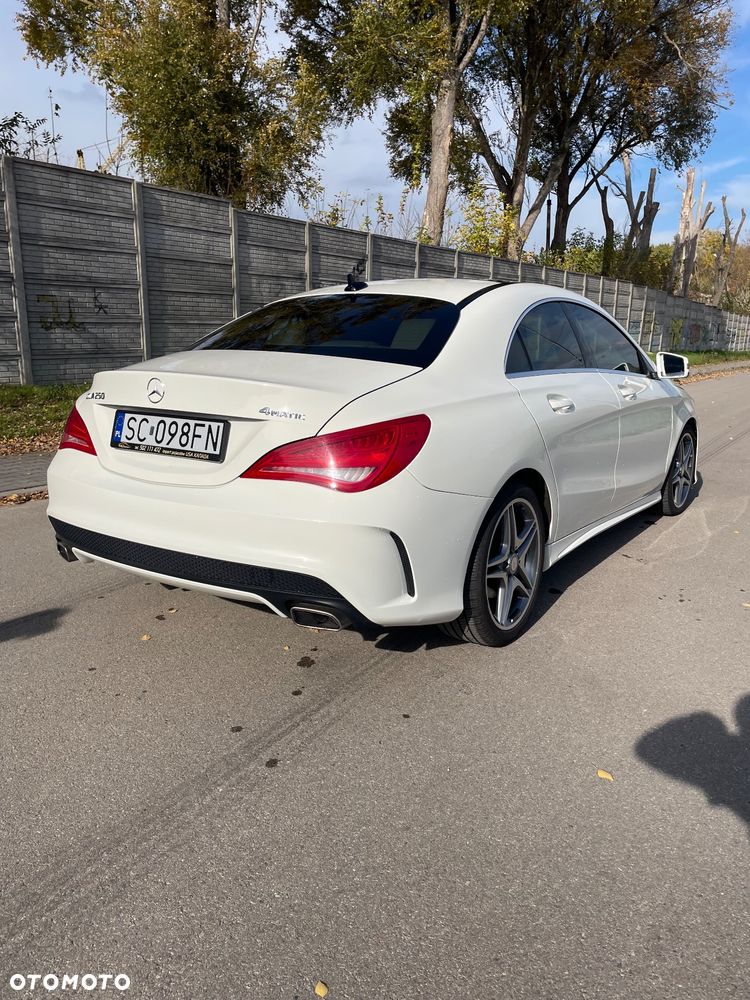 Mercedes-Benz CLA 250 4-Matic AMG Line - 17