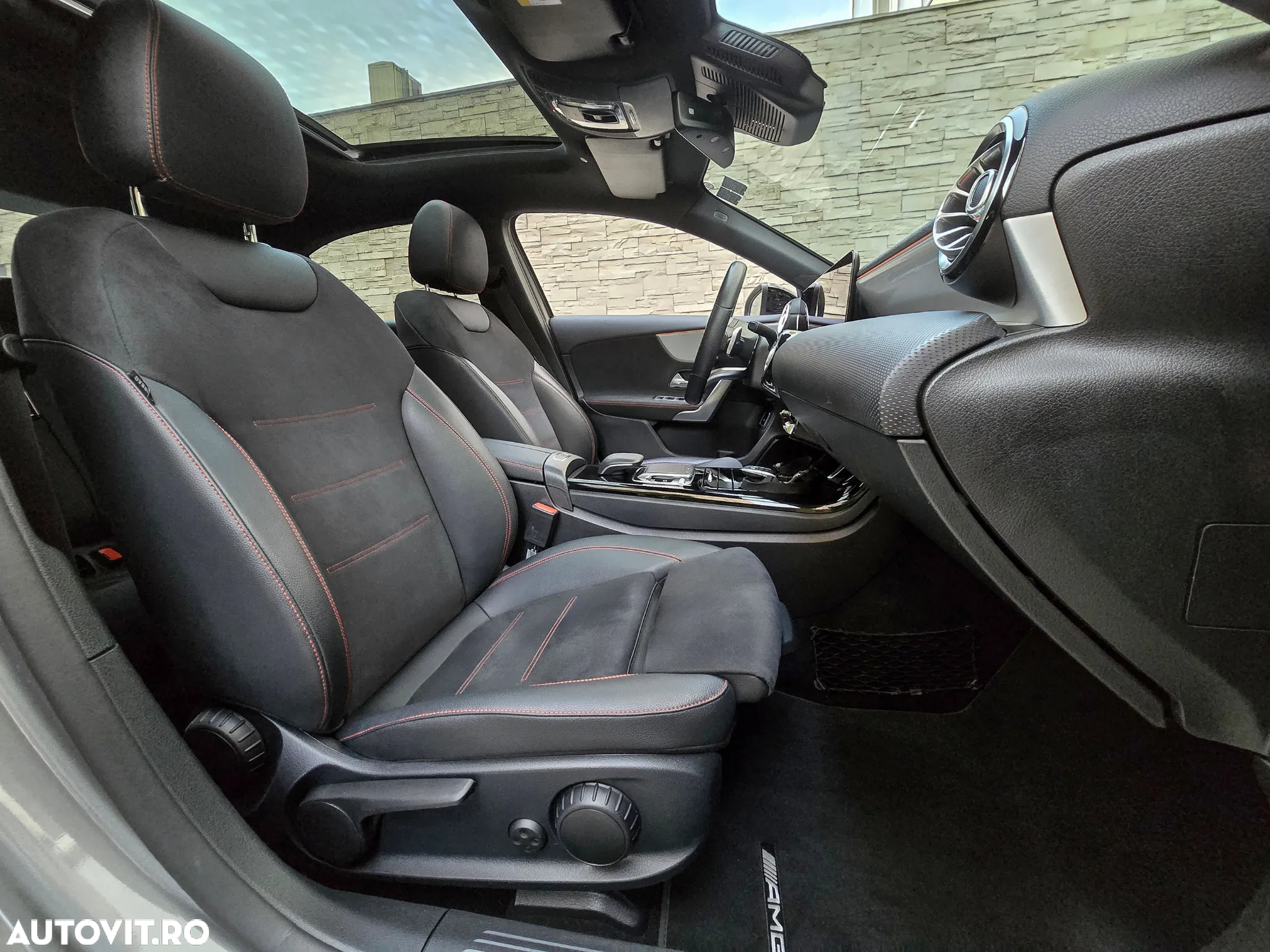 Mercedes-Benz A 250 4Matic 7G-DCT AMG Line - 12