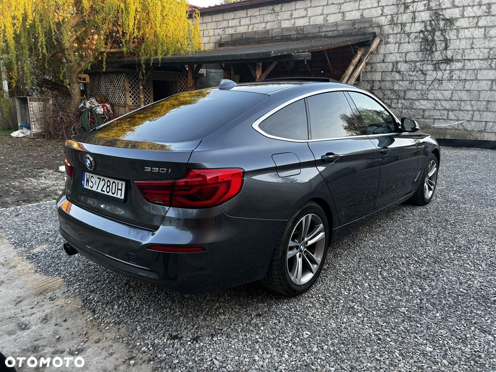 BMW 3GT 330i Sport Line - 13