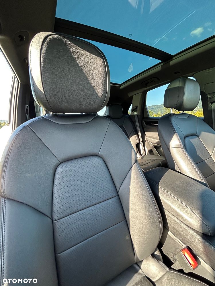 Porsche Cayenne Platinum Edition - 24