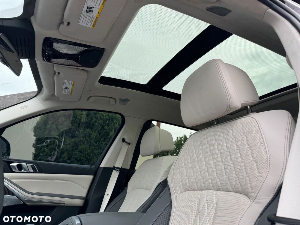 BMW X7 M60i xDrive - 15