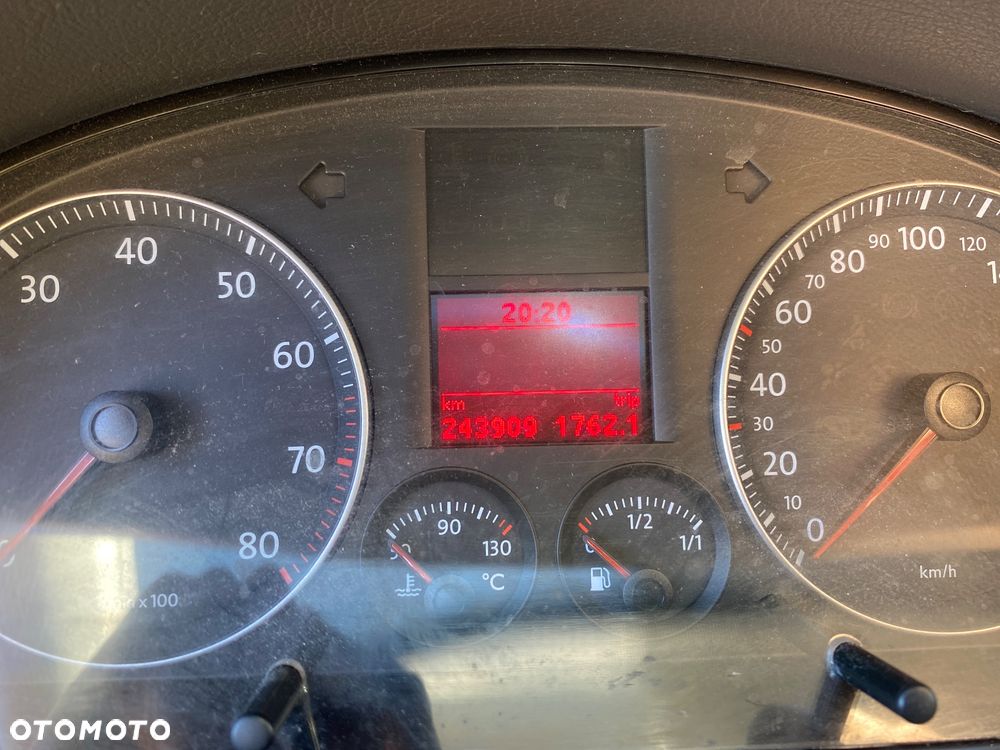 Volkswagen Touran 1.6 FSI - 4