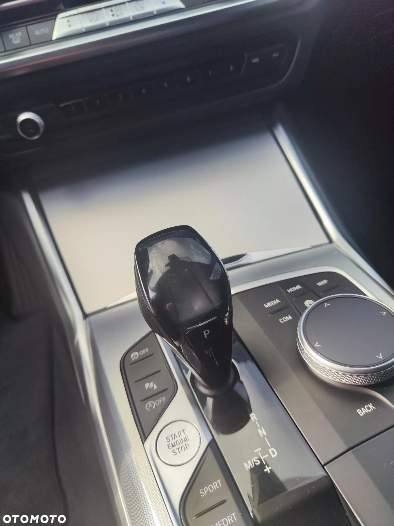 BMW Seria 3 330i Sport Line - 32