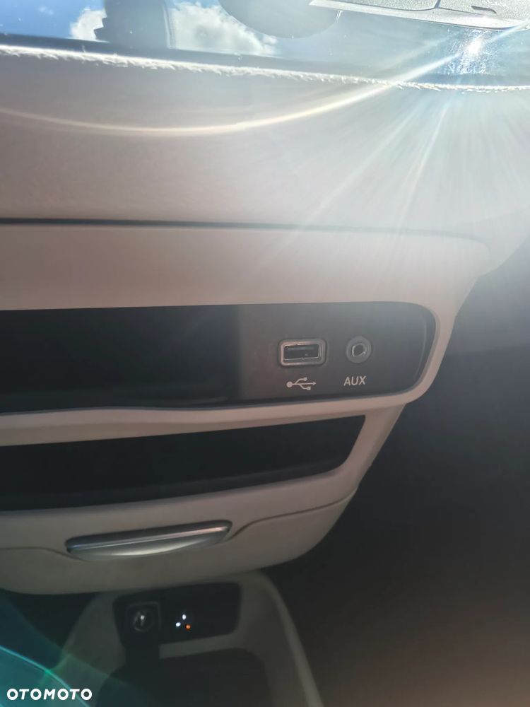 Chrysler Pacifica - 16