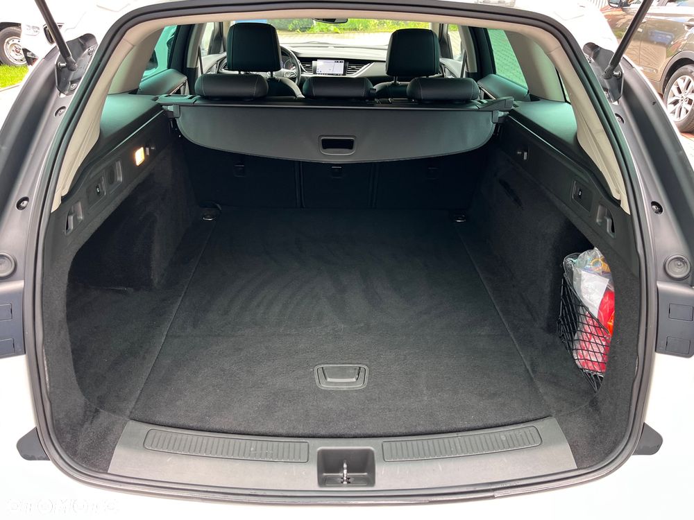 Opel Insignia - 30