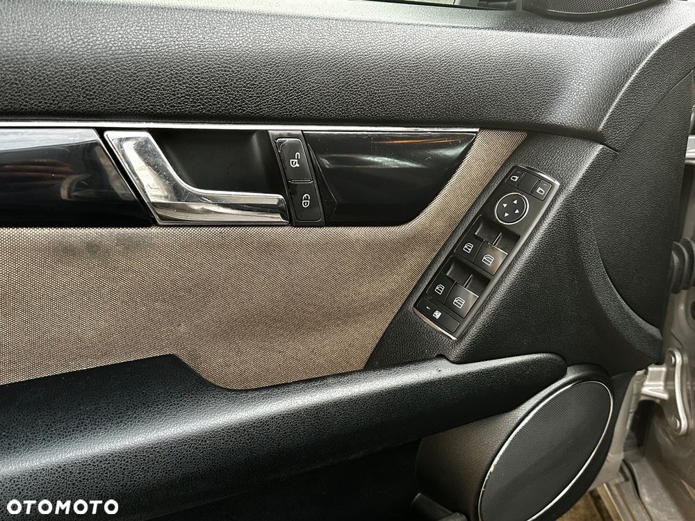 Mercedes-Benz Klasa C 2009