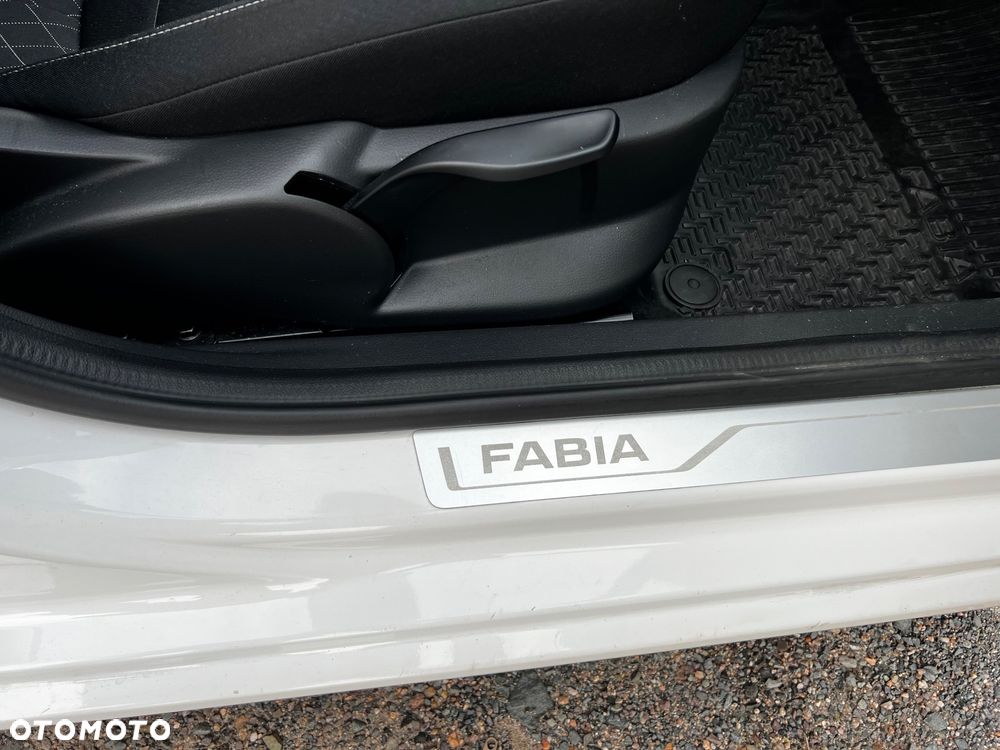 Skoda Fabia 1.2 TSI Style - 24