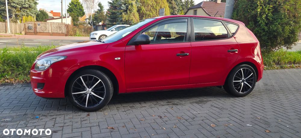 Hyundai i30 1.4 Base + - 5