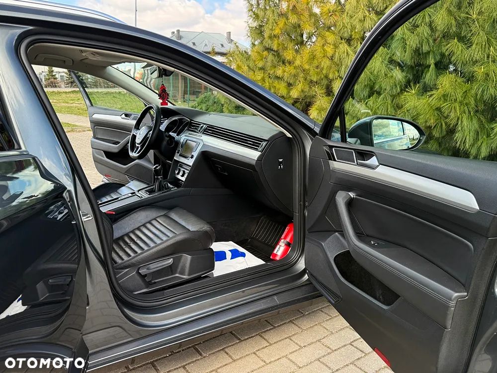 Volkswagen Passat Variant 2.0 TDI (BlueMotion Technology) Highline - 23