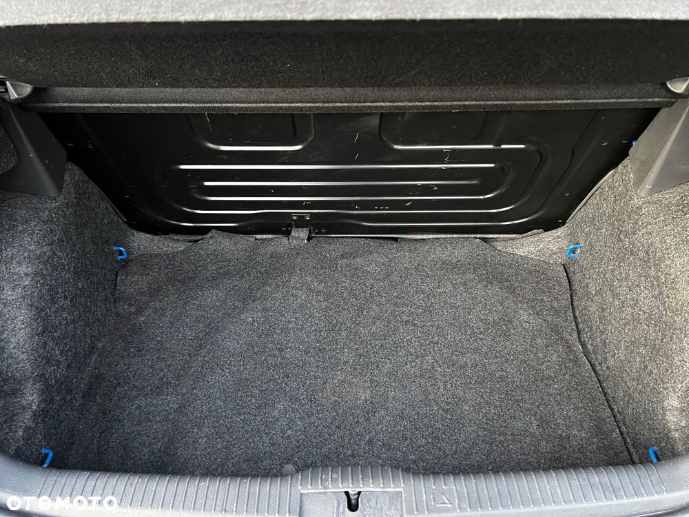 Volkswagen Polo - 12