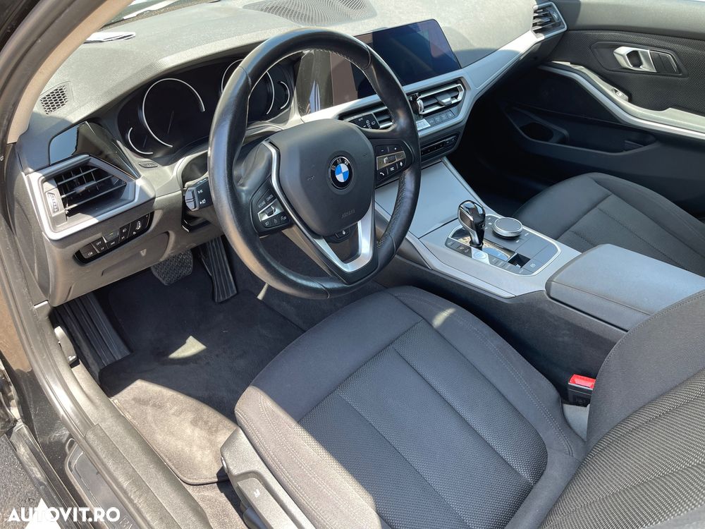 BMW 3 Series 2019 — imagine 18