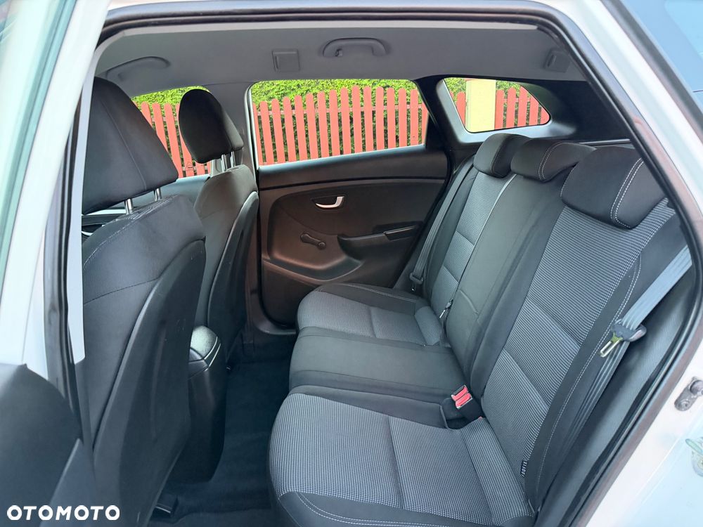 Hyundai i30 1.6 Comfort World Cup - 5