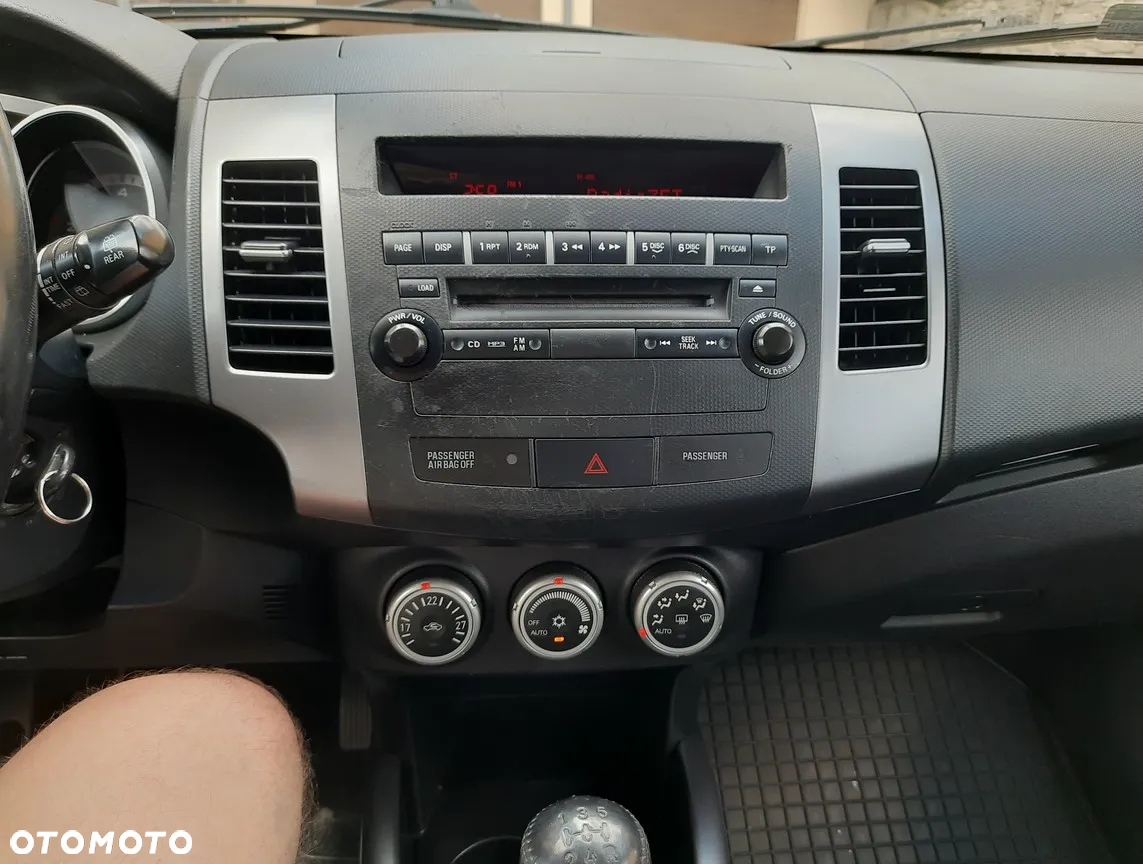 Mitsubishi Outlander - 18
