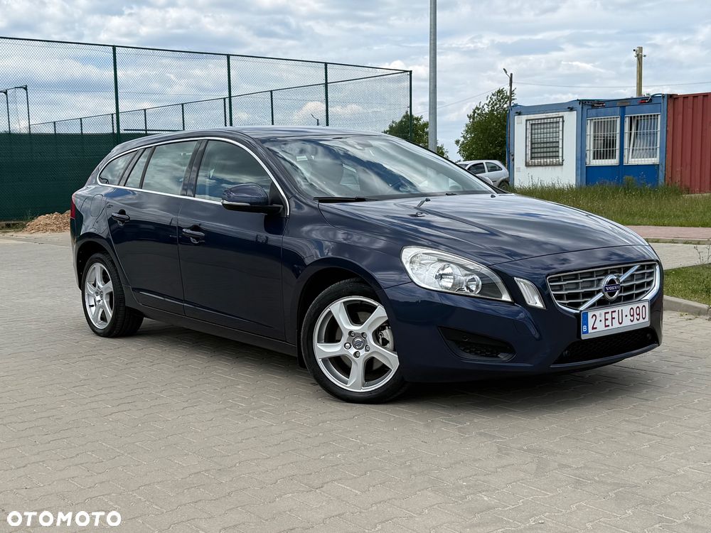 Volvo V60 D2 Momentum - 16