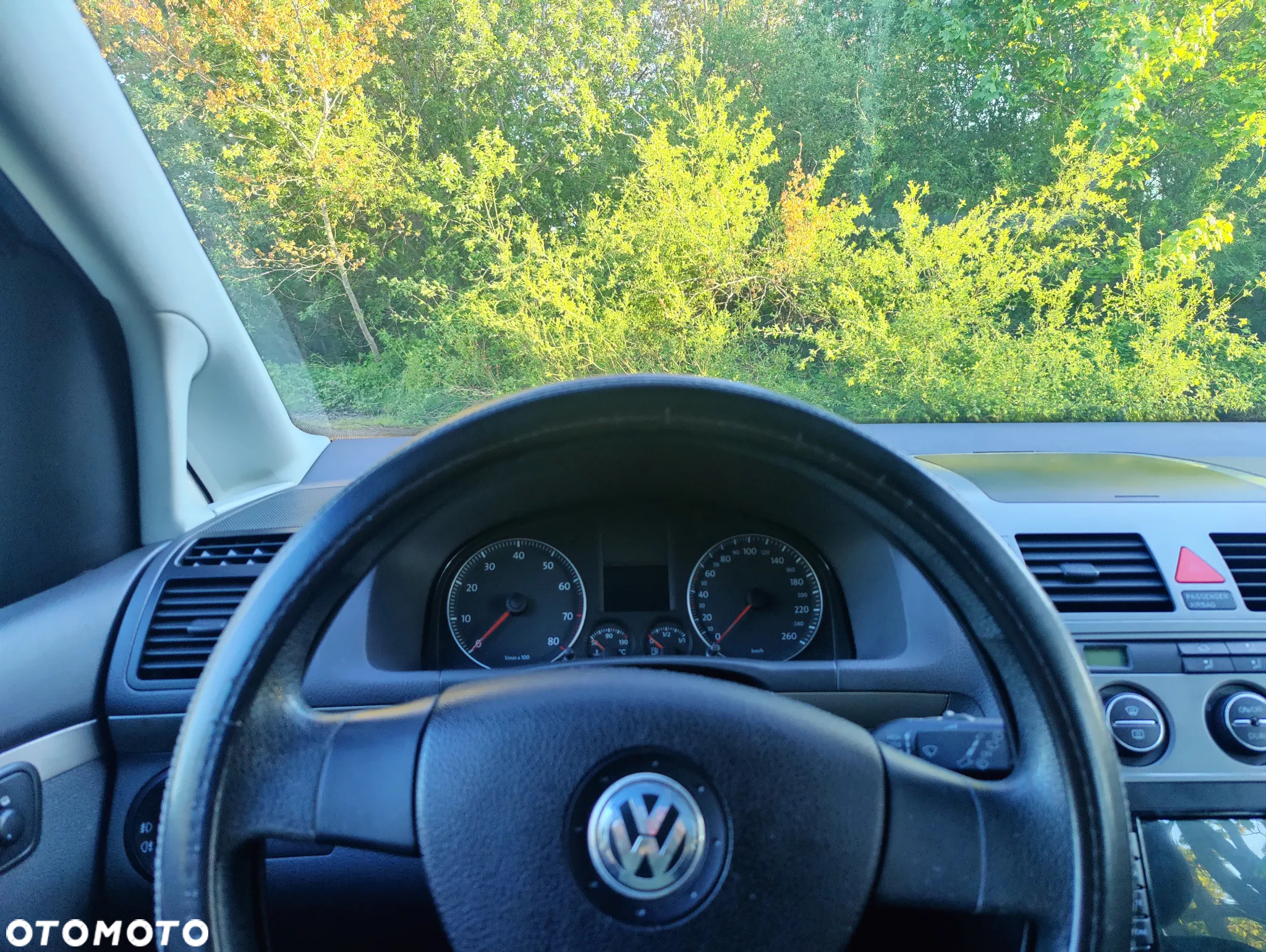 Volkswagen Touran - 14
