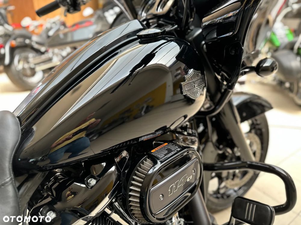 Harley-Davidson Touring Road Glide - 22