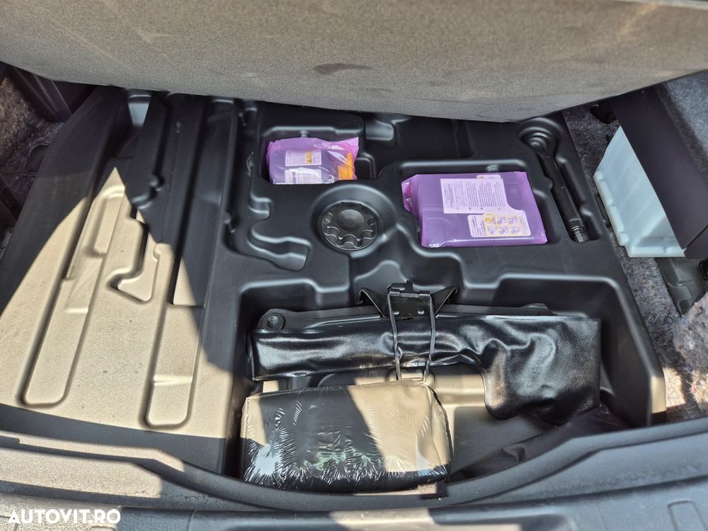 Lexus UX ver-250h-2-0l-hev-20h---178-hp-4x2-cvt-business - 19