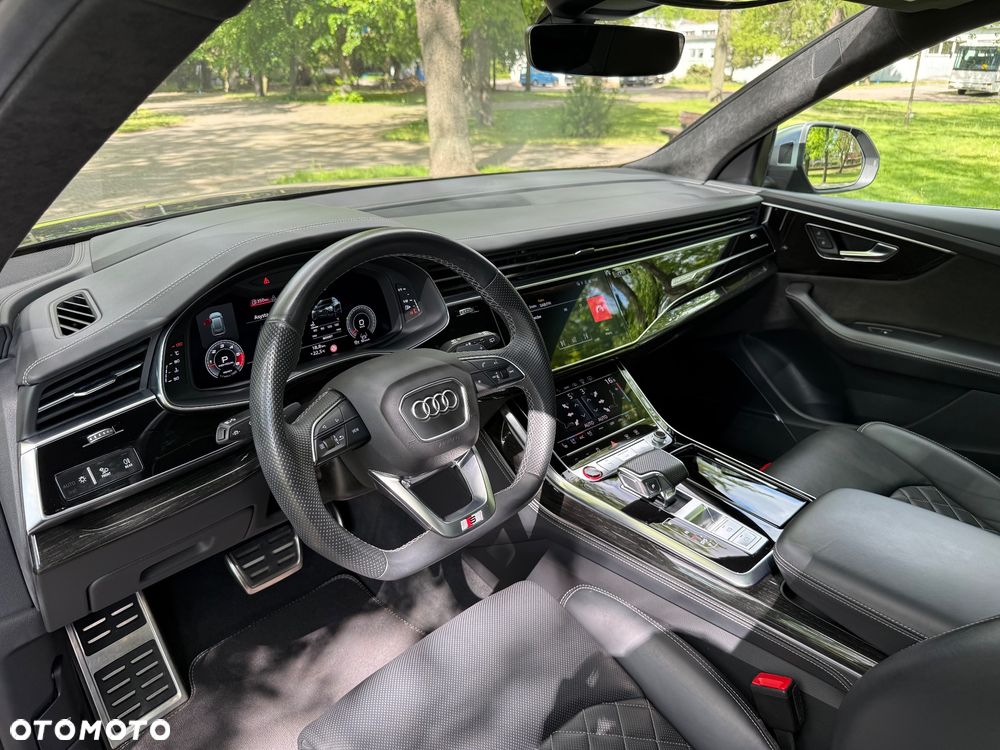 Audi SQ8 - 17
