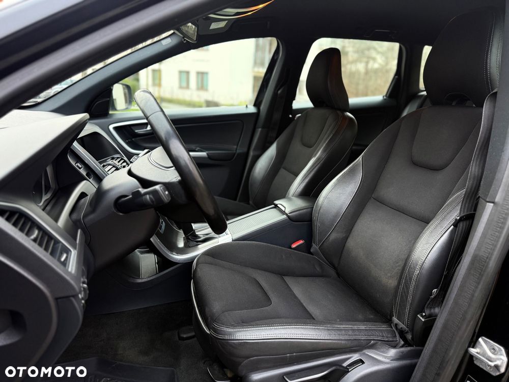 Volvo XC 60 D3 Geartronic Momentum - 24