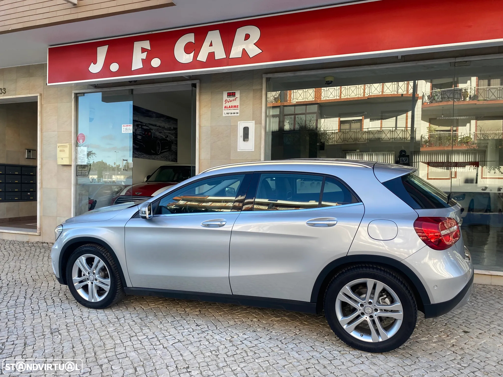 Mercedes-Benz GLA 180 (CDI) d 7G-DCT Urban - 4