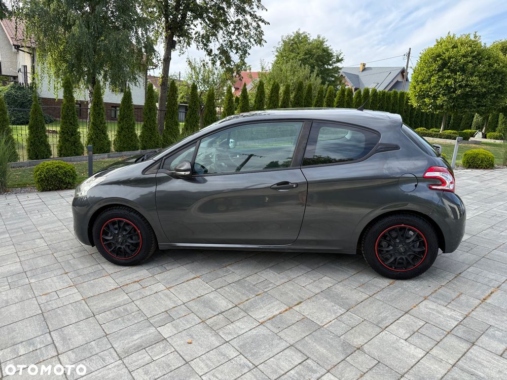 Peugeot 208 - 3